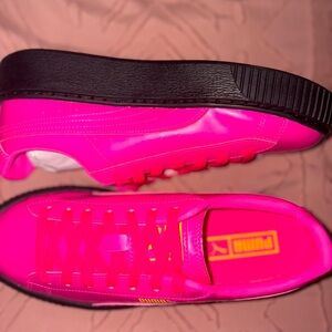 PINK PUMAS NEW WITHOUT BOX